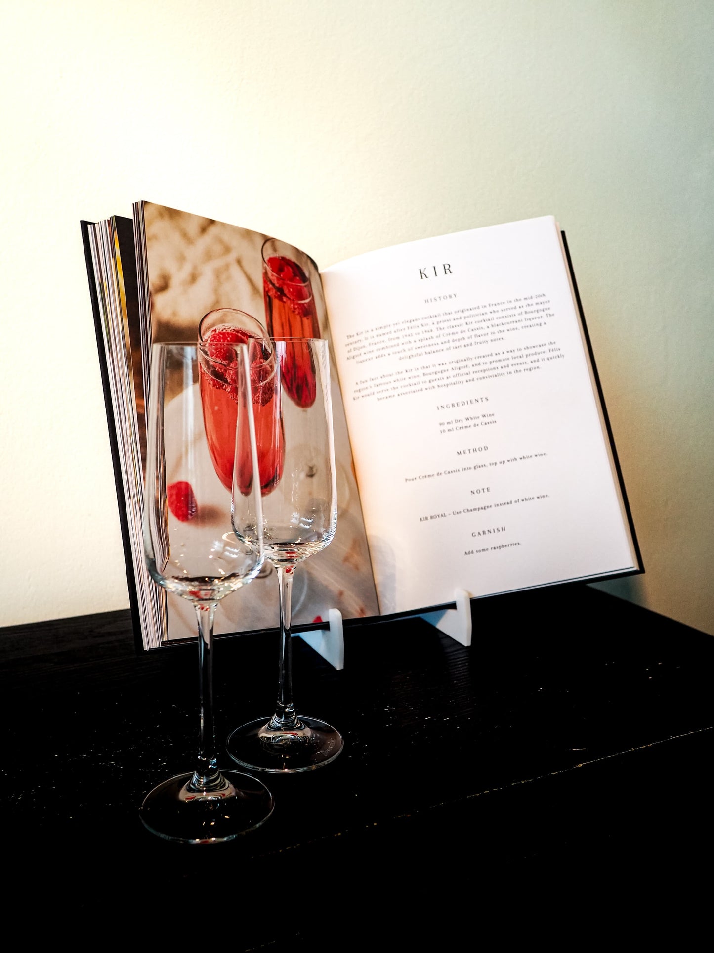 The Cocktail Bible - Goud