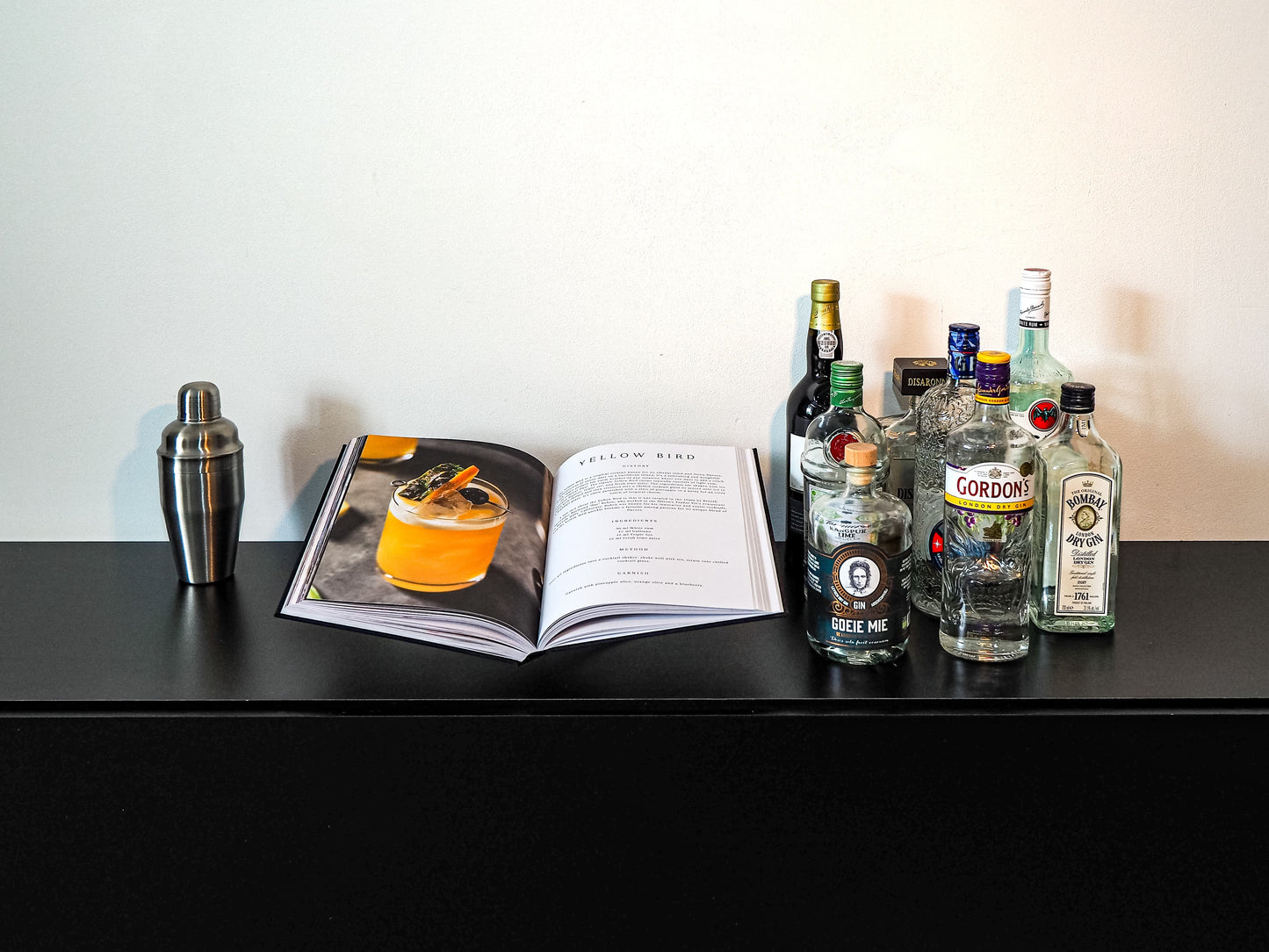 The Cocktail Bible - Goud